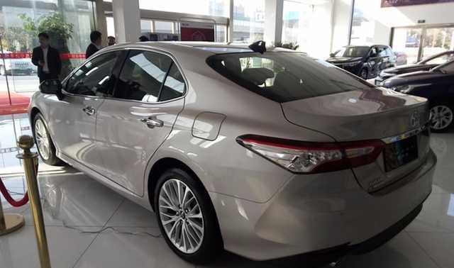 刚到店新款凯美瑞, 打动很多人心