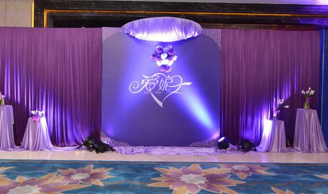 离婚三年前夫再婚,朋友圈里看到他发的婚纱照