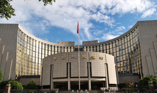 大学生借4000还100000! 网贷是不是高利贷? 猫