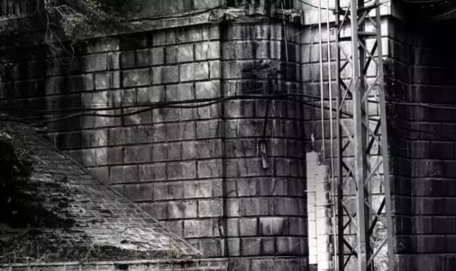 复道行空 不霁何虹丨91载风雨不变 一个月后它