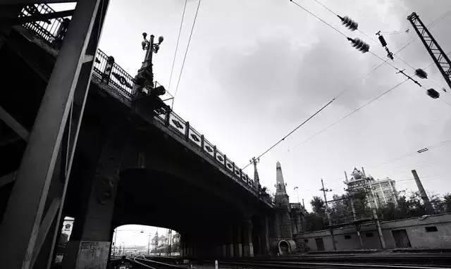 复道行空 不霁何虹丨91载风雨不变 一个月后它