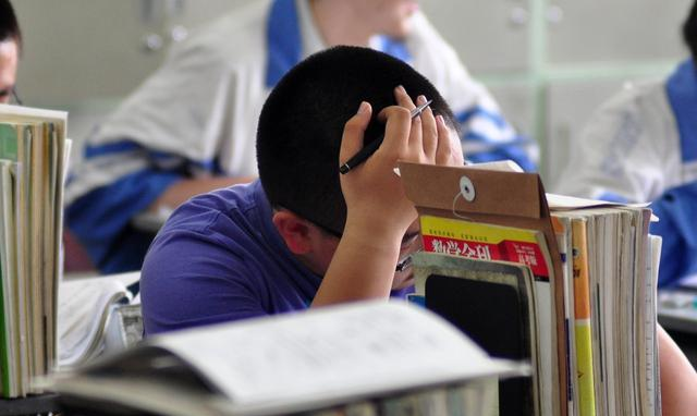 高考文科400分左右能上什么大学, 报哪些学校