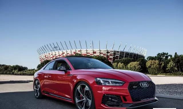 颜值与性能并存，新款奥迪RS5能否干掉奔驰C63和宝马M4？