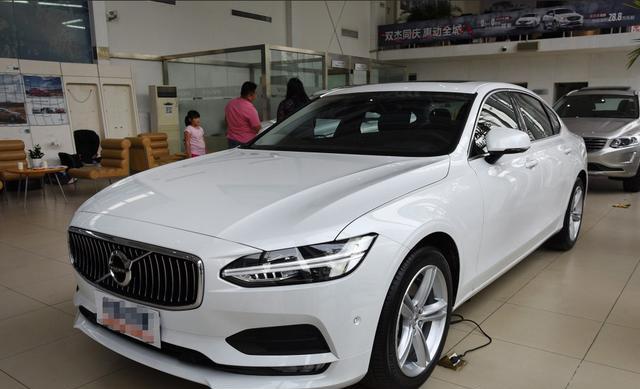 2018款沃尔沃S90强势来击，外观霸气，性价比高，叫板奔驰宝马