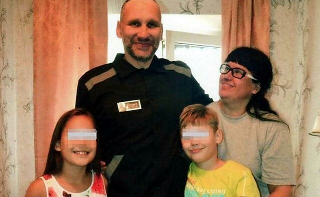 结婚十年后,特种部队突然包围了她家,她终于知