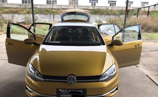 放弃奥迪A3，23.4万落地提全新7.5代高尔夫旗舰，选装了很多配置