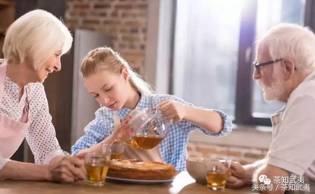 骄傲!外国学者评价:茶是中国四大发明之后,对人