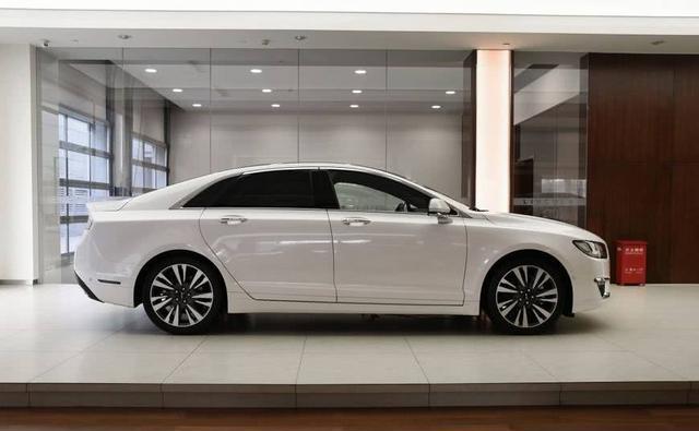 车长4米9多，面上比奥迪A6L都足，现降价26万起售还看啥选装迈腾