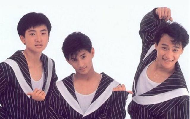 小虎队中陈志朋混得最惨,年近五十衣着浮夸,网