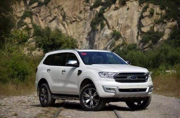 这款美式硬派SUV, 越野不输普拉多, 底盘比帕杰罗霸气