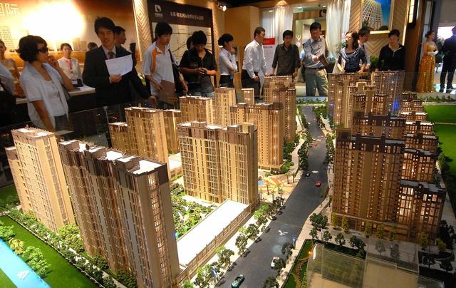 手上有三十万,是理财好还是在县城买房好?