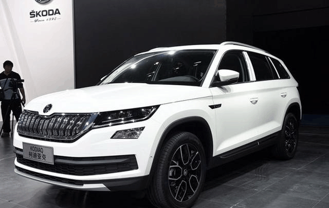 动力足, 空间大, 售价还比三菱欧蓝德便宜, 传祺GS8都自愧不如