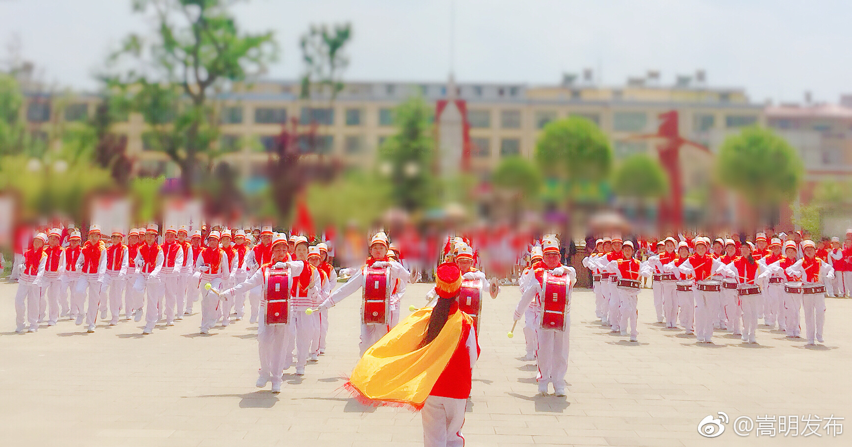 小街镇中心学校开展少先队鼓号队检阅活动