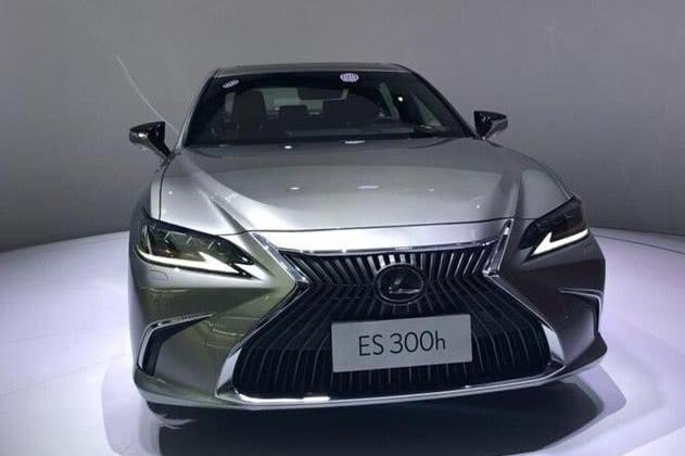 首台雷克萨斯ES到店, 颜值更帅了,  大家也来看看