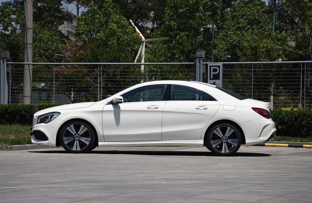 别等最美大众了，同样标配无框车门，这货仅25万光车标就完胜