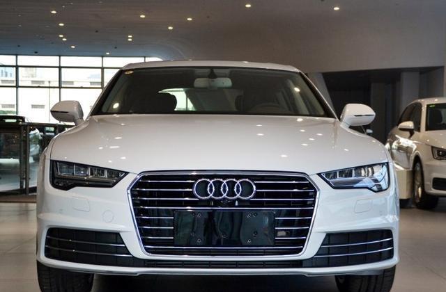 最美奥迪出世，自带夜视系统，还配备了最强Quattro四驱