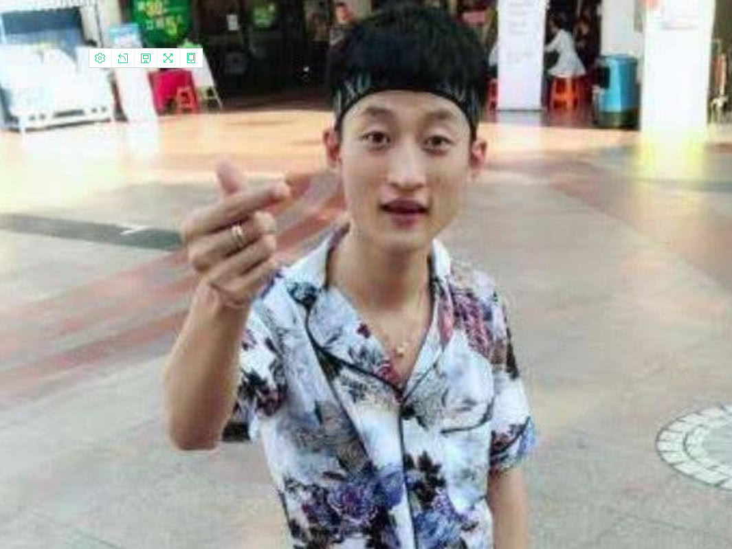 祁天道每天的礼物收入,除了分给散打哥,竟还要分给他百分之10