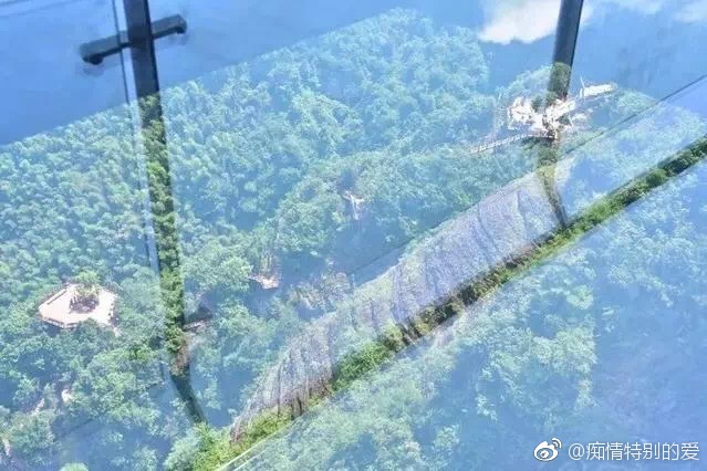 辽宁丹东宽甸旅游界的网红,天桥沟东北第一玻