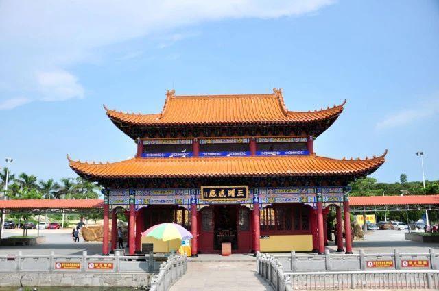 滚滚转经筒,喂喂鸽子,惠州这座寺庙,让你别样宁静