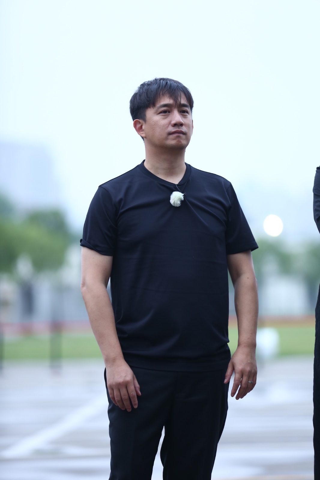 《极限挑战》极挑团乔装出街 体会上海的夜