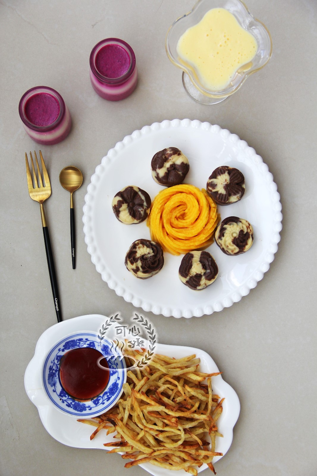 巧克力绿豆糕、芒果、红心火龙果渐变慕斯、烤