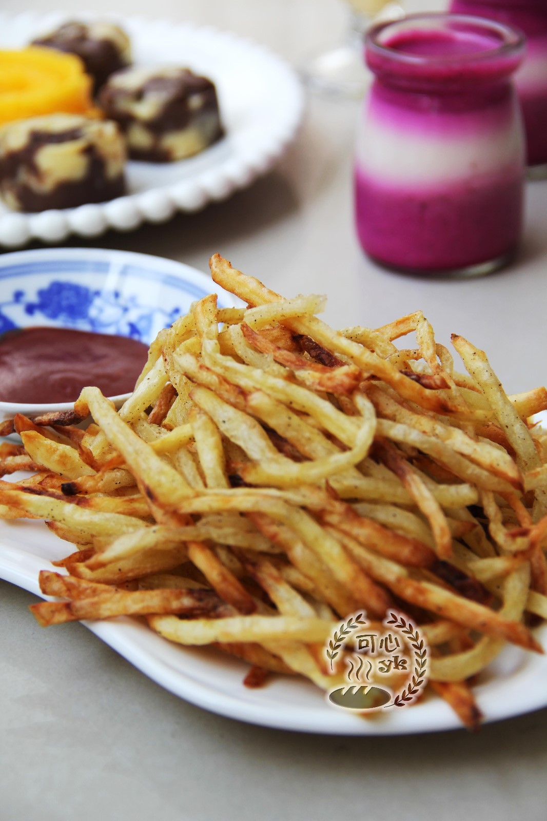 巧克力绿豆糕、芒果、红心火龙果渐变慕斯、烤