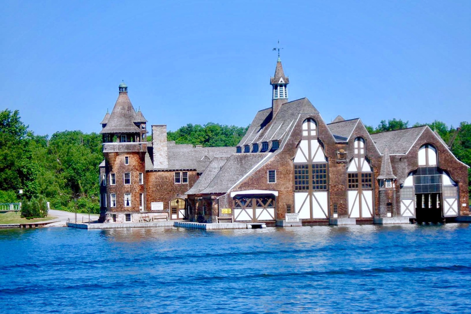 加拿大千岛湖(加拿大、美国共有的美丽湖)