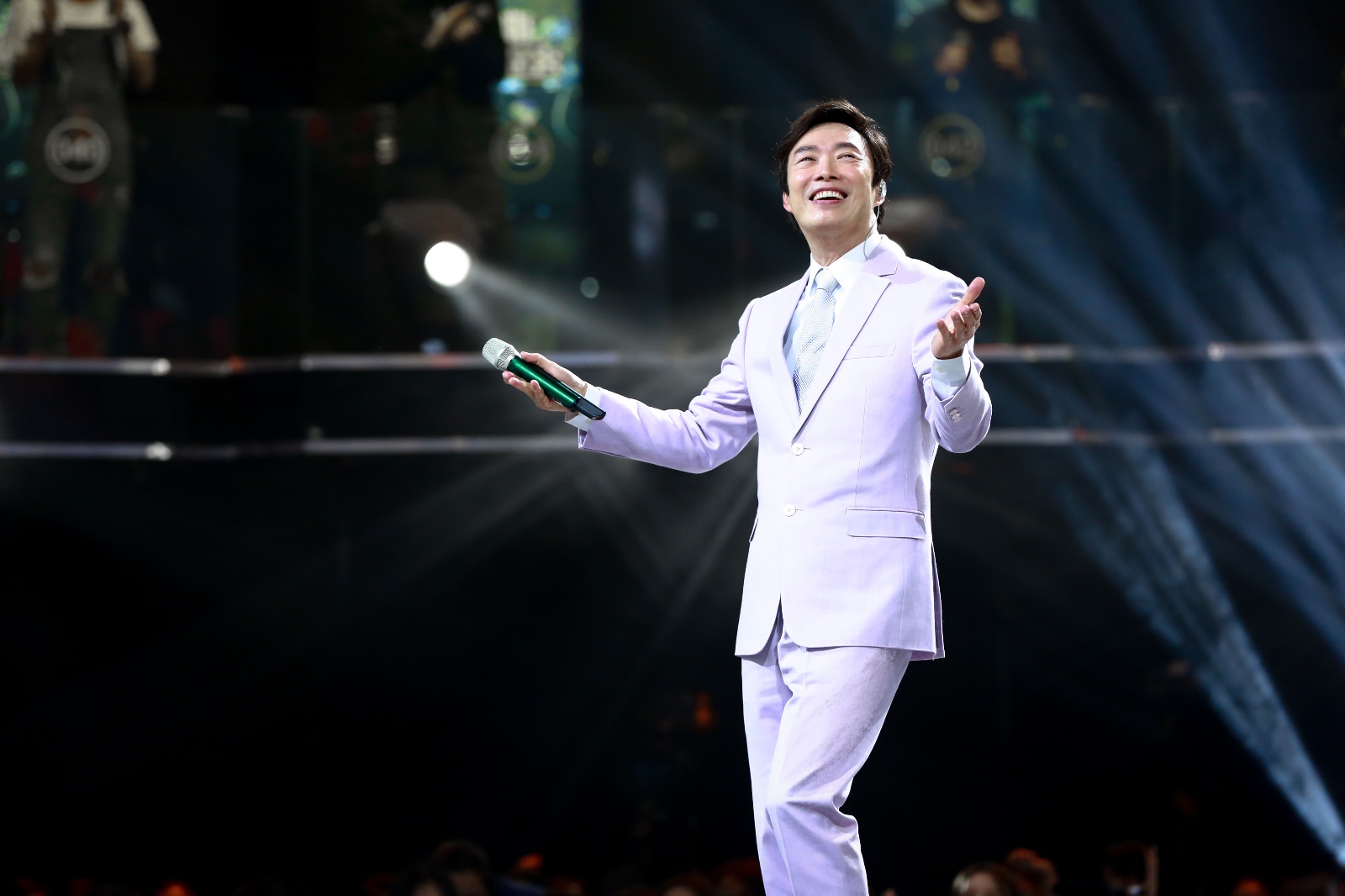 费玉清加盟《嗨，唱起来!》分享与张学友、周杰伦、张惠妹的故事