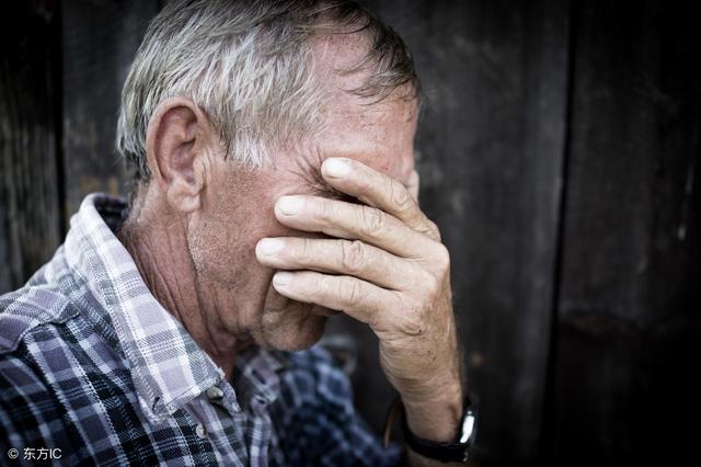 我把女儿当小棉袄,算命的却说她不孝,她订婚时