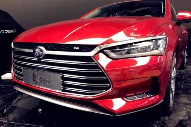 比亚迪秦Pro正式亮相，前脸神似奥迪A5，内饰比奔驰豪华！