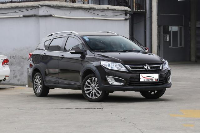 与马自达CX-4类似，1.4T配车窗一键升降和ESP,跨界SUV买它不错