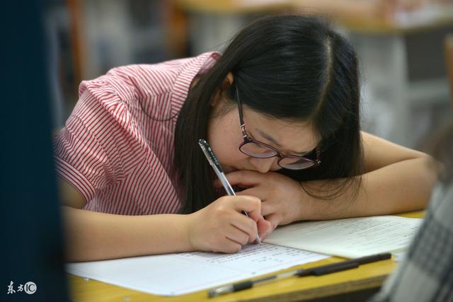 英国网友热议:以难度著称的中国高考题,算不算