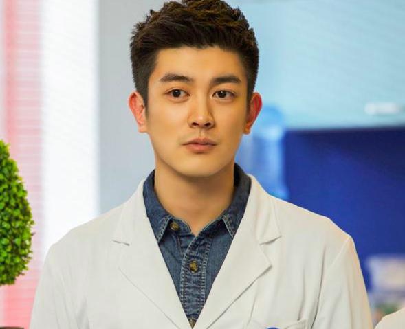 霍思燕这么会花钱, 杜江的家庭背景必定不浅 难