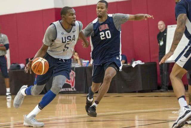 NBA能把球员训练成顶级球星 那训练师的什么