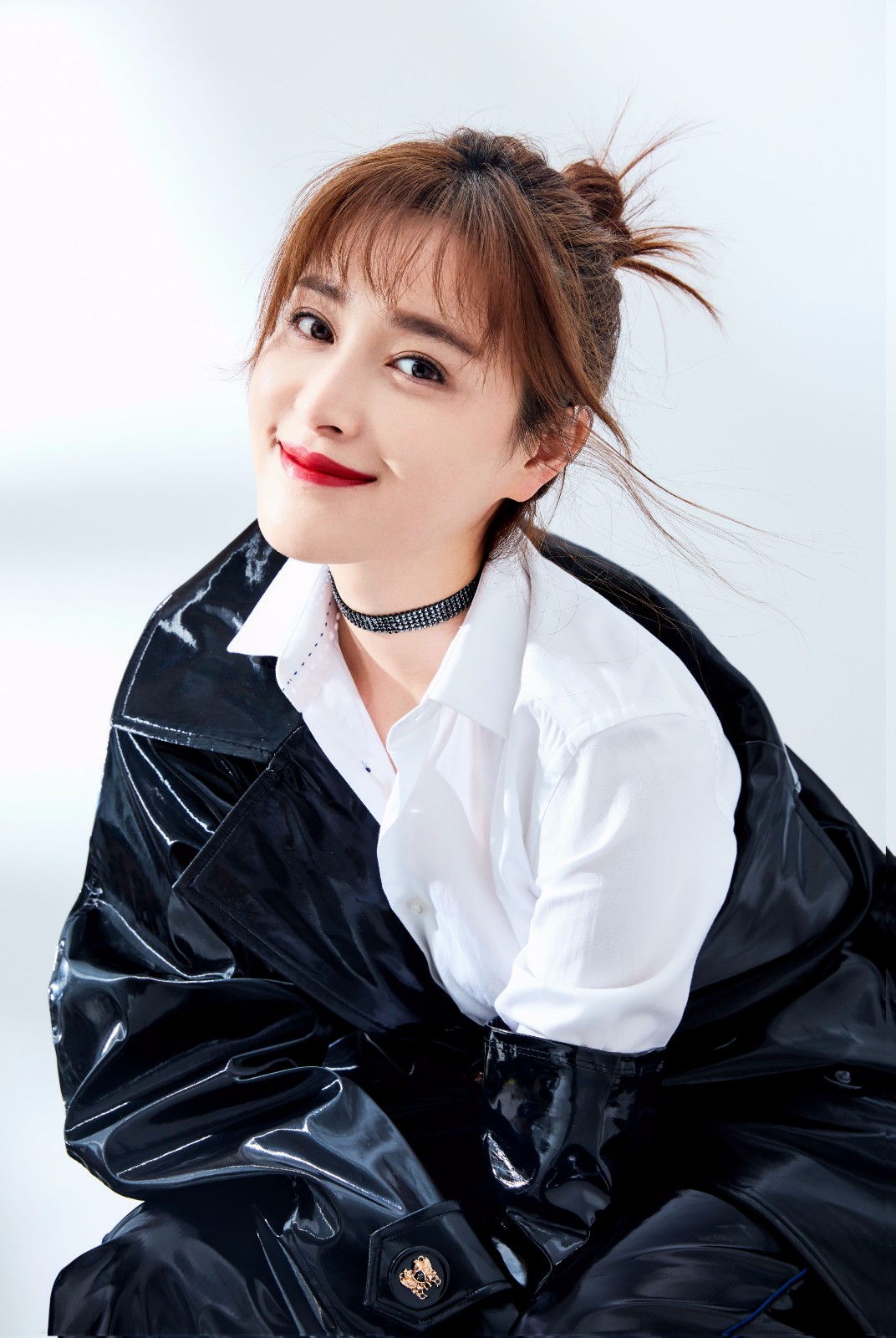 甘婷婷时尚大片秀美腿 玩转 oversize风诠释精