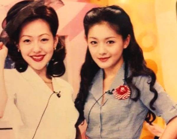 大s与小s的旧照曝光,网友:我们都错了,原来小s比大s更