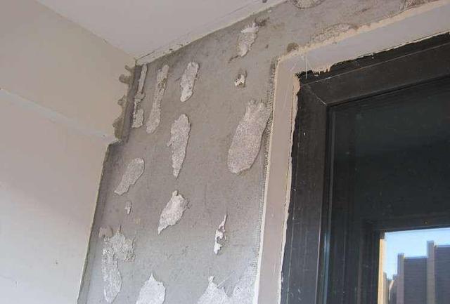 家庭装修阳台保温层到底要不要拆掉?后悔我家装错现在要撬掉重贴