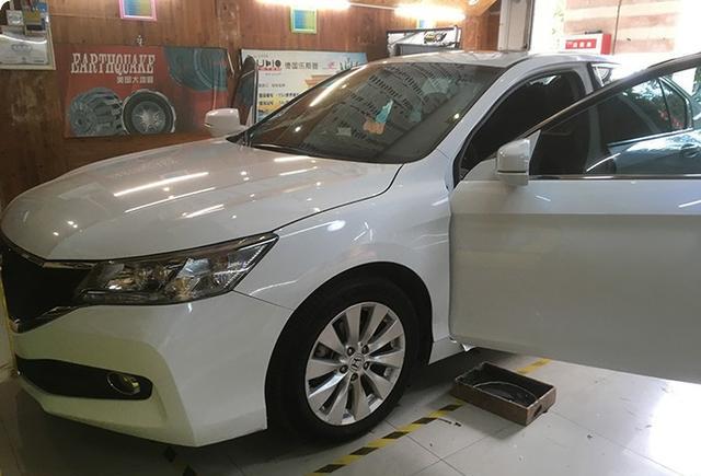 广州番禺 本田雅阁音响改装德国彩虹三分频 美国来福四声道功放