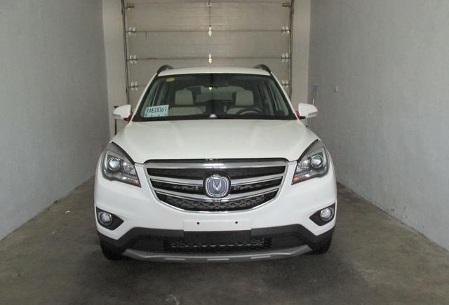 长安CS35豪华版加装行车记录仪作业，车主：没什么技术含量