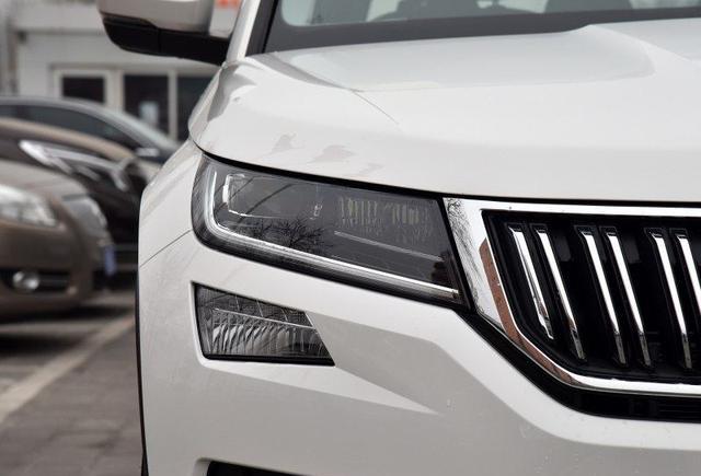 黑马七座SUV，2.0T配四驱，7秒破百，仅售18万上市就加价