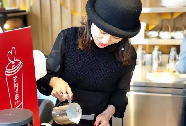 茶咖啡新乡万达点春节不打烊,只为等你