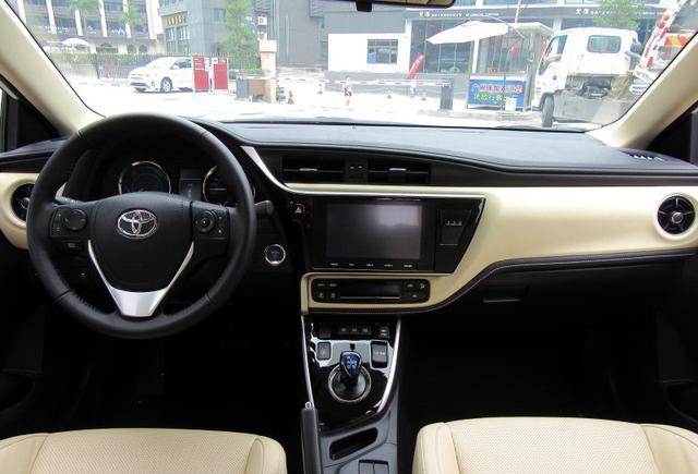 这车和卡罗拉是亲兄弟, 1.8L排量一公里2毛5, 