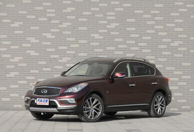 进口V6+全时四驱，怒降13万，奥迪Q5：比我便宜5万又怎样？