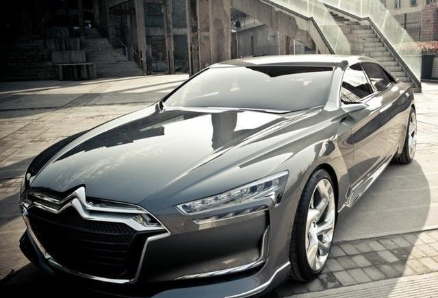 迈巴赫劲敌, 最豪华的两厢车, 长5.3m, 车界的艺术品