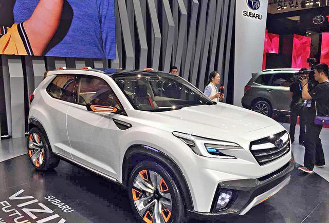 全新CRV迎劲敌, 混动四驱油耗直逼摩托车, 配超级全景天窗仅18万