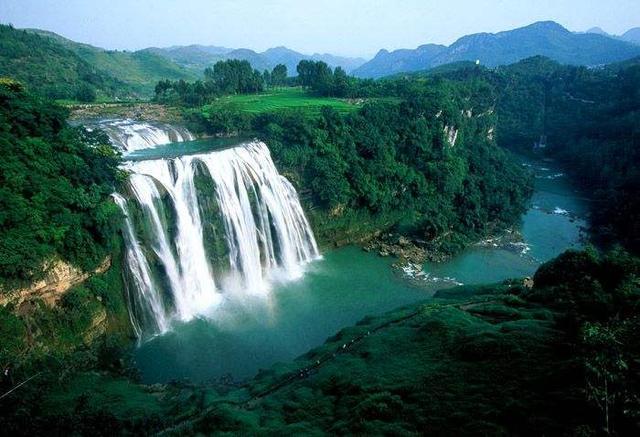 作为“中华第一瀑”，也是世界上最大的瀑布群，这个夏天就来这！