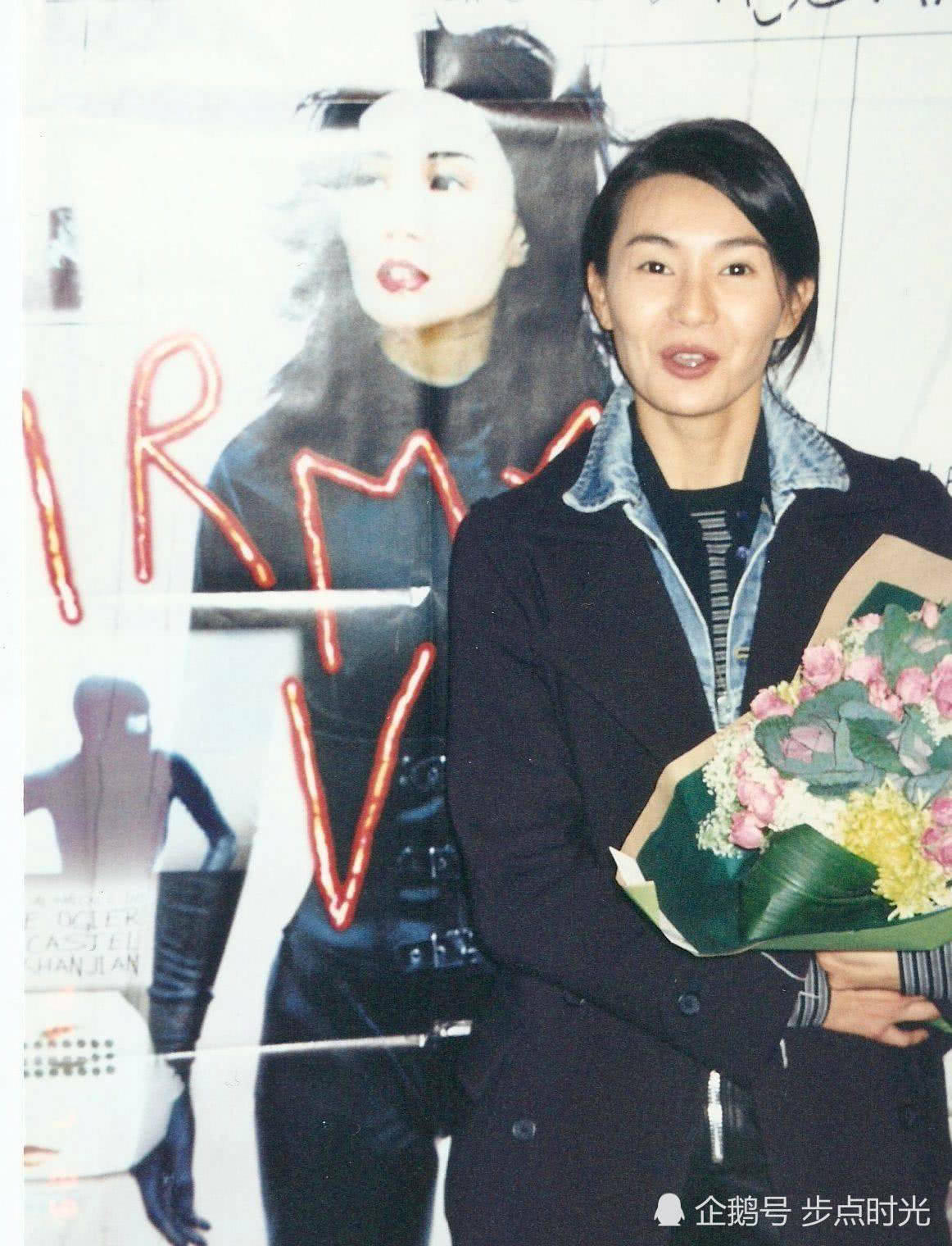 53岁张曼玉近照曝光，女神显老，但魅力难以抗拒！