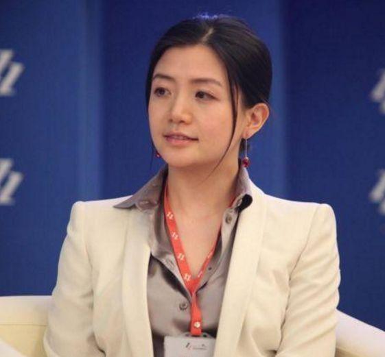 价100亿,马云曾寻她3次,豪车无数,现依然单身