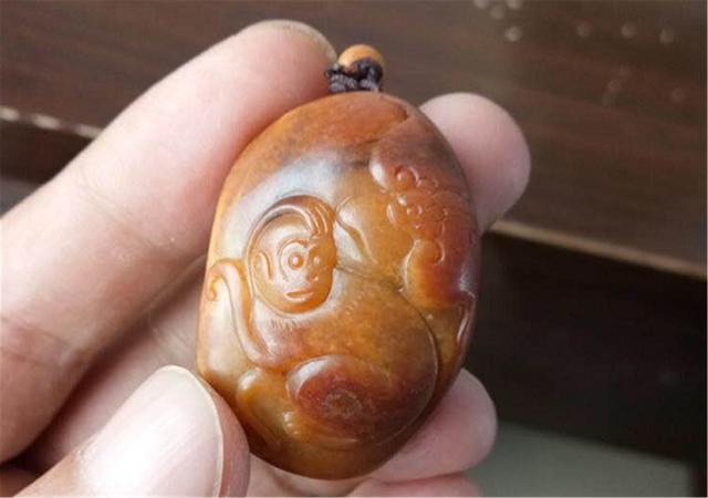 正宗的和田玉籽料,经过盘玩后会有哪些变化呢?