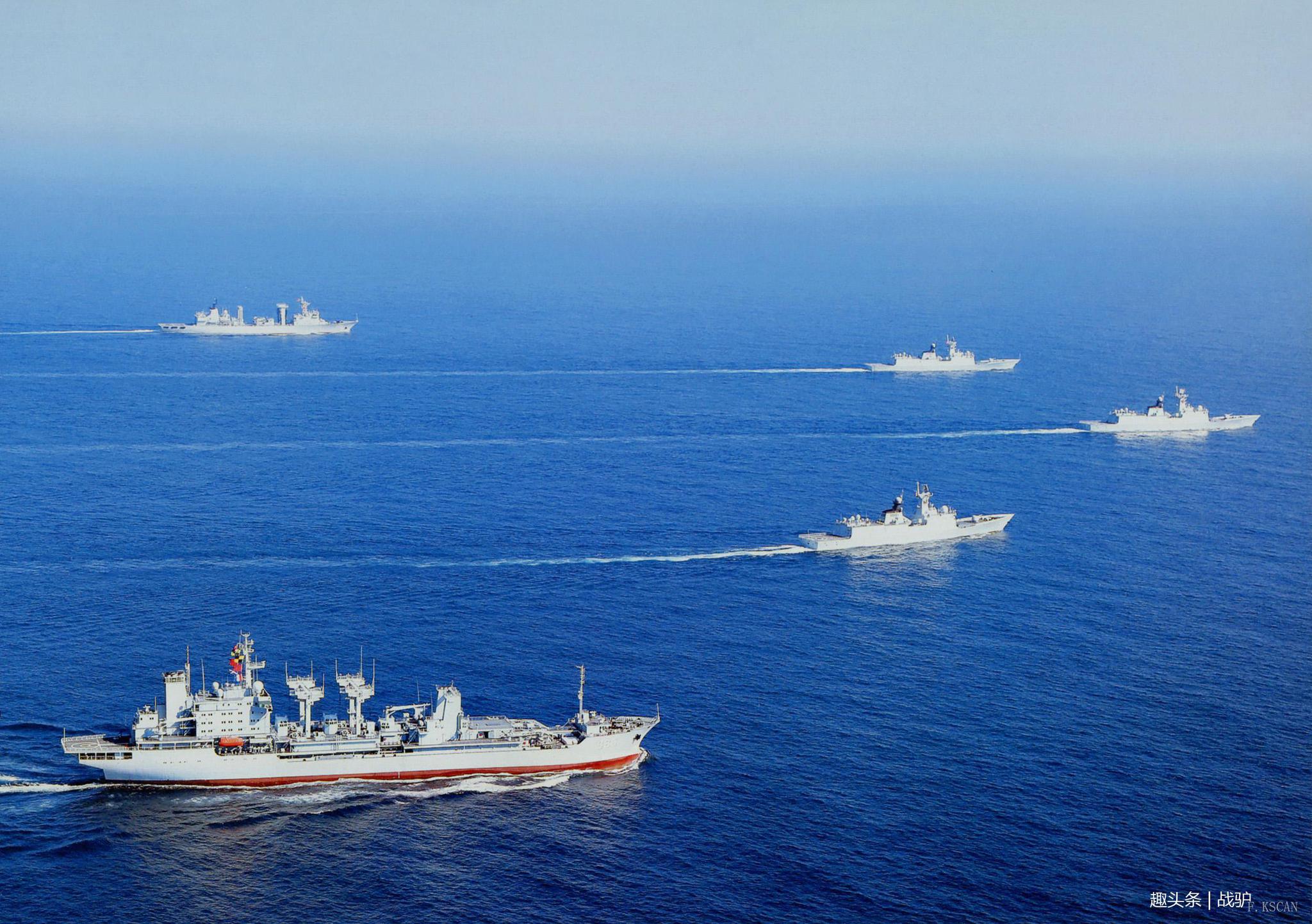 1:16,英国军舰在南海遭围观!破船心惊胆战英网民看不下去了